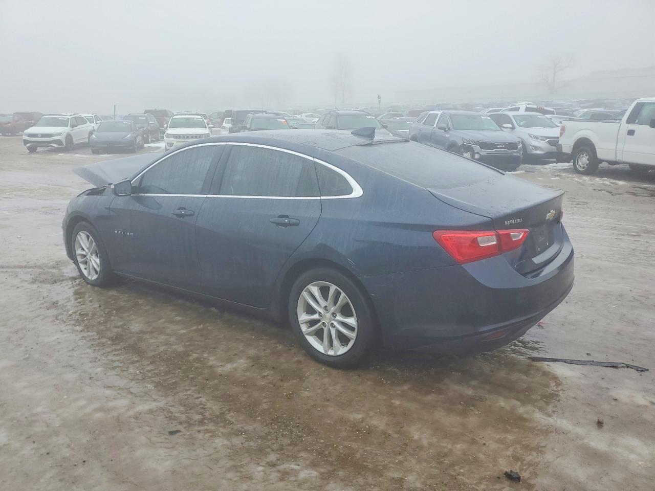 2016 CHEVROLET MALIBU LT photo 2
