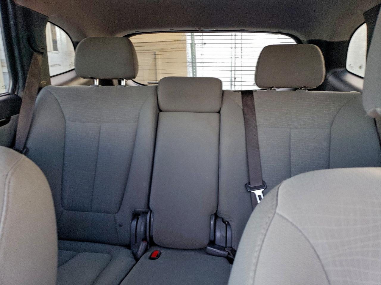 2012 HYUNDAI SANTA FE GLS photo 10