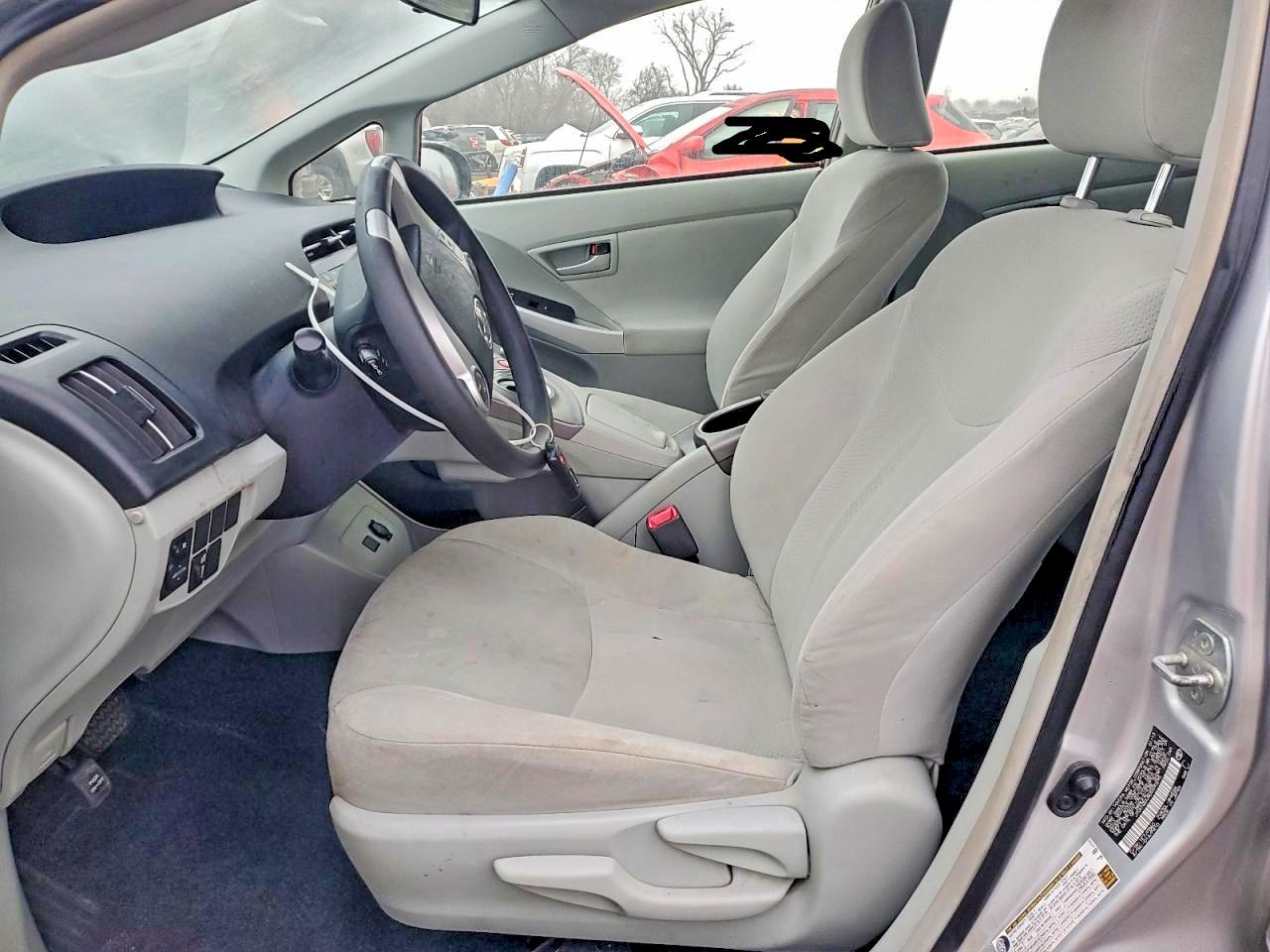 2013 TOYOTA PRIUS photo 7