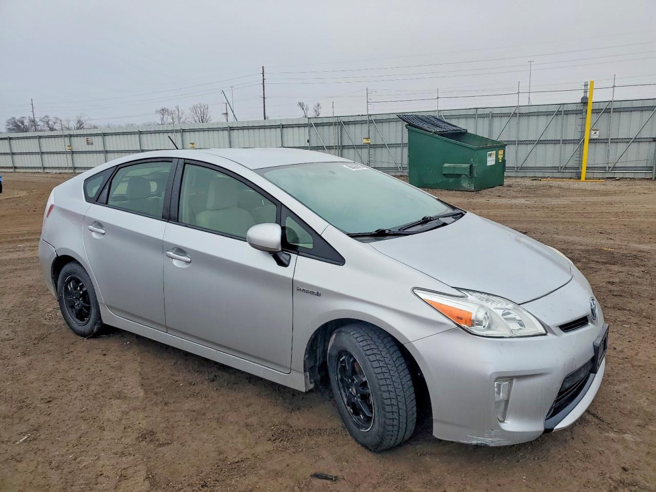 2013 TOYOTA PRIUS photo 4