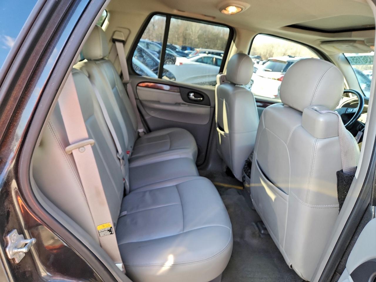 2005 GMC ENVOY photo 41