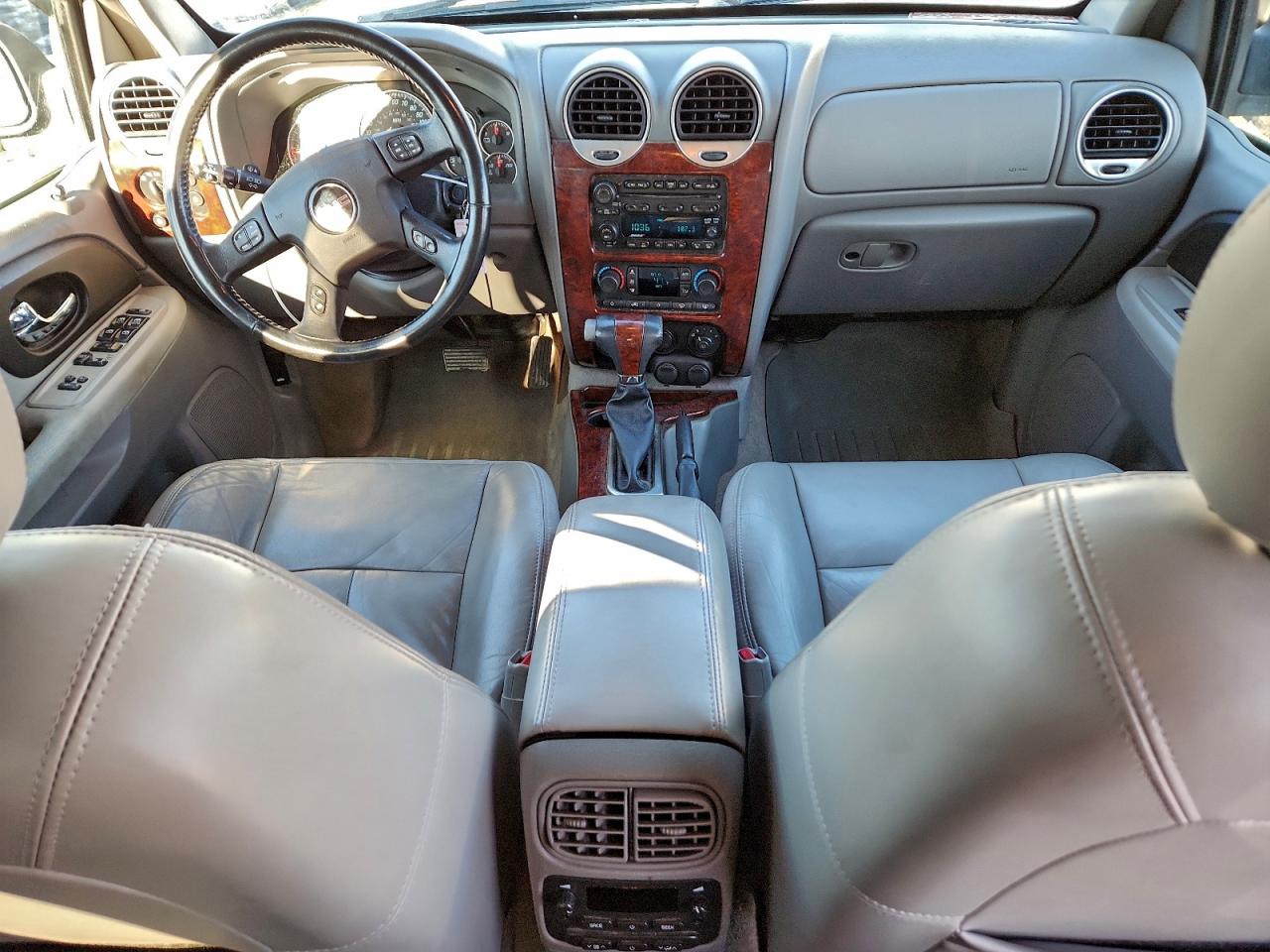2005 GMC ENVOY photo 29
