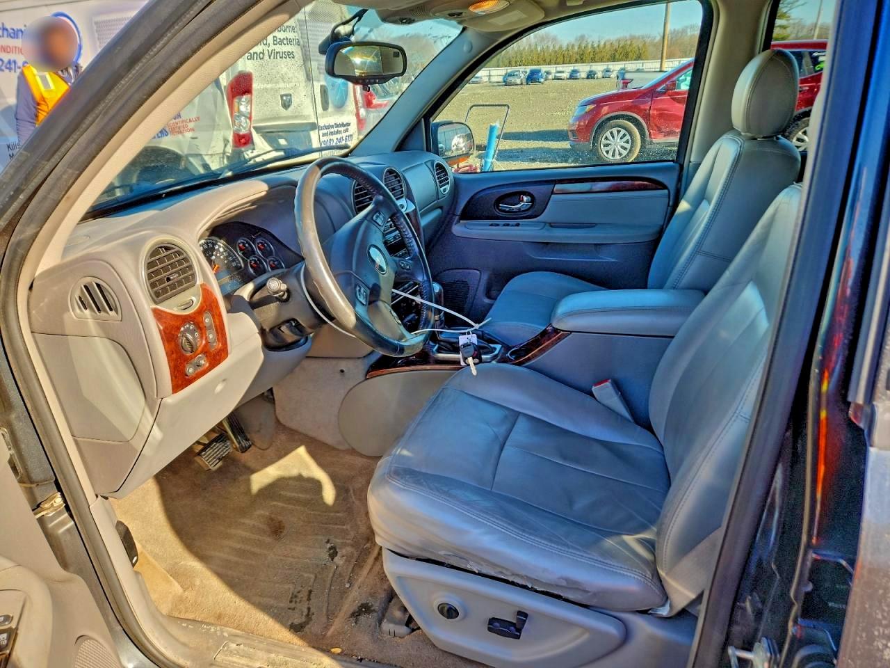 2005 GMC ENVOY photo 25