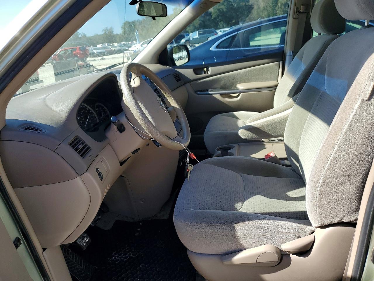 2006 TOYOTA SIENNA CE photo 13