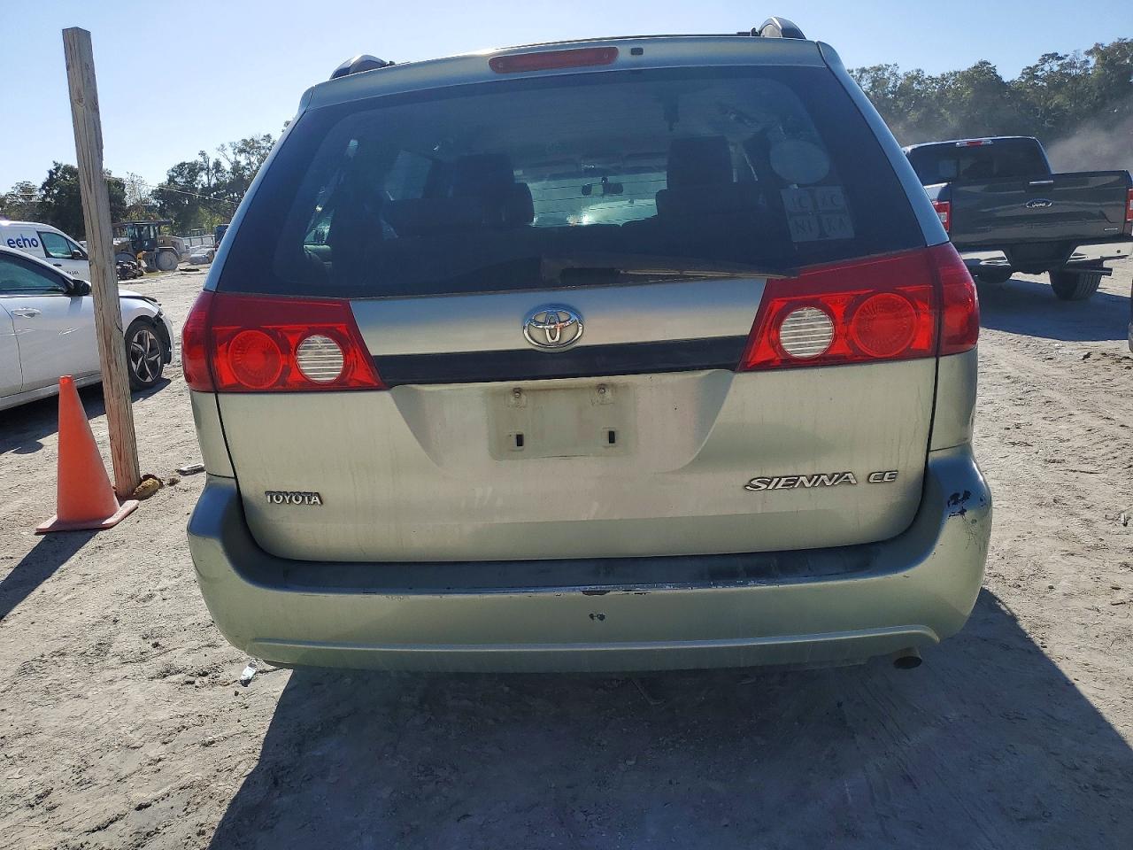 2006 TOYOTA SIENNA CE photo 11