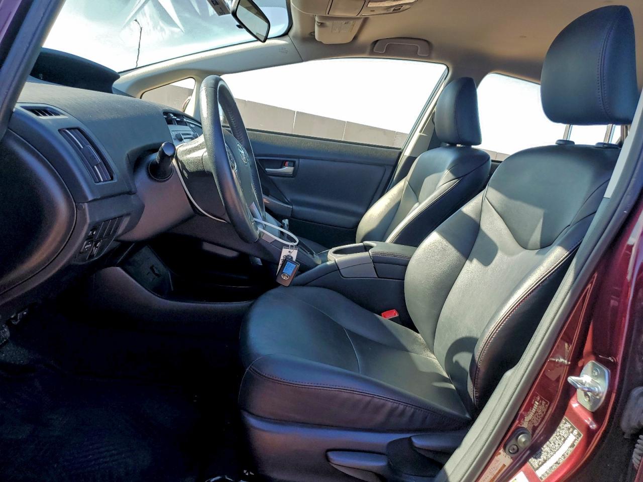 2013 TOYOTA PRIUS photo 7