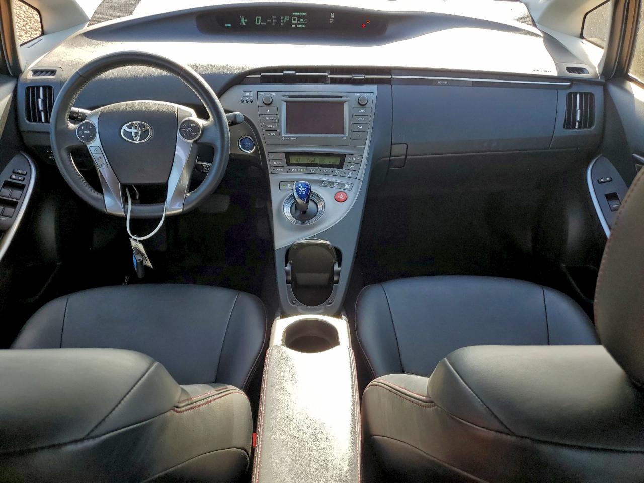 2013 TOYOTA PRIUS photo 8