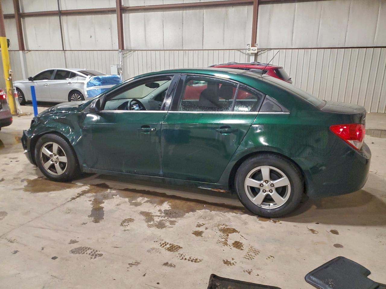 2015 CHEVROLET CRUZE LT photo 2