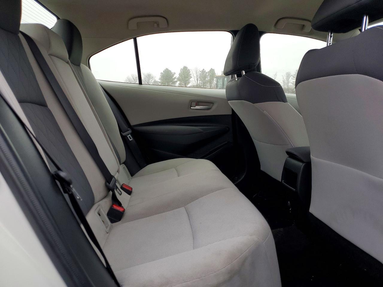 2020 TOYOTA COROLLA LE photo 10