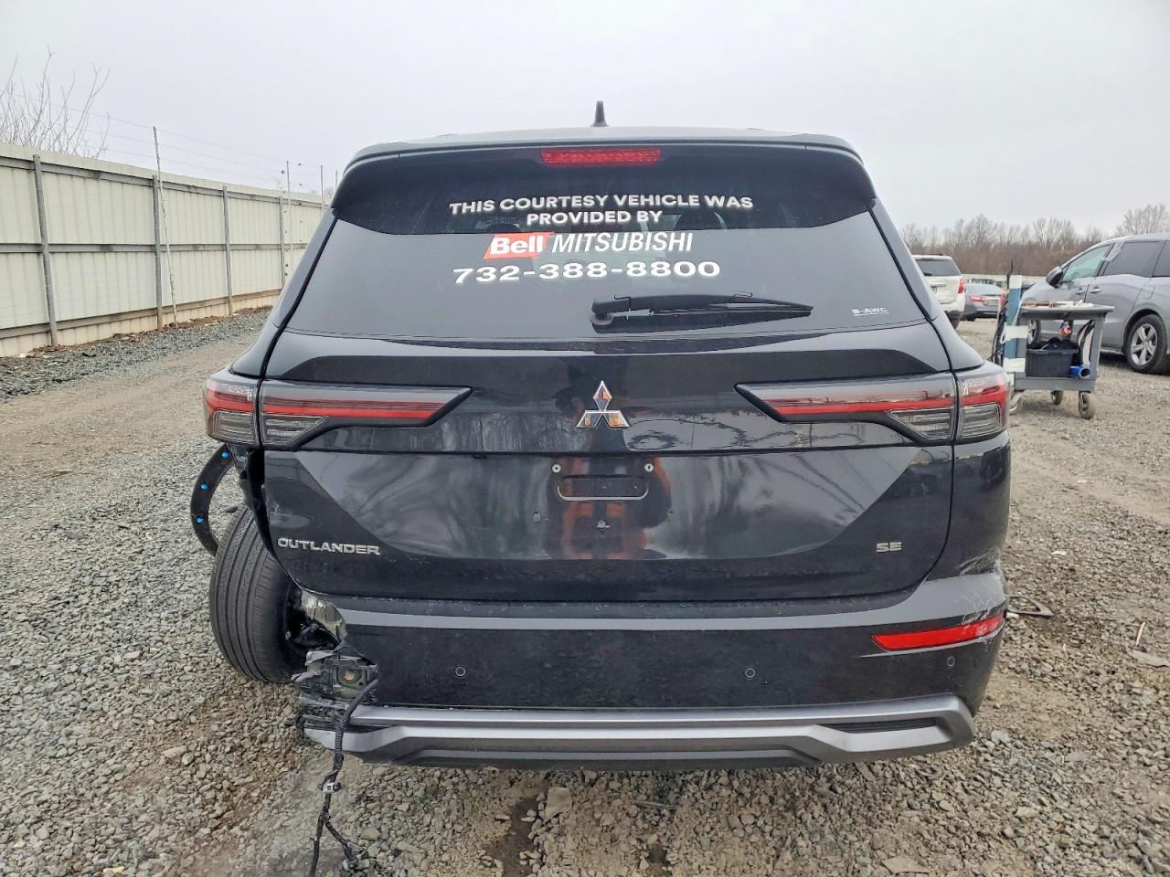 2025 MITSUBISHI OUTLANDER SE photo 6