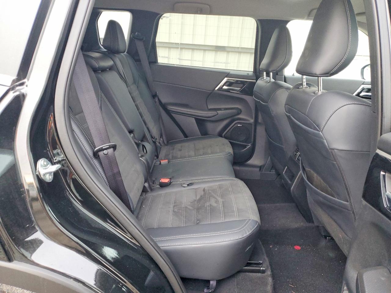 2025 MITSUBISHI OUTLANDER SE photo 11