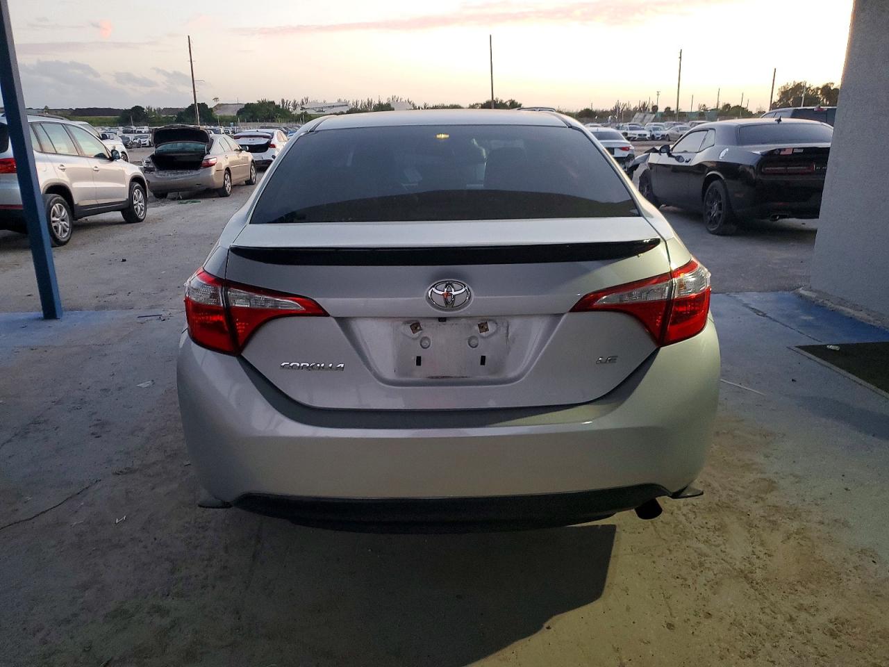 2015 TOYOTA COROLLA L photo 16