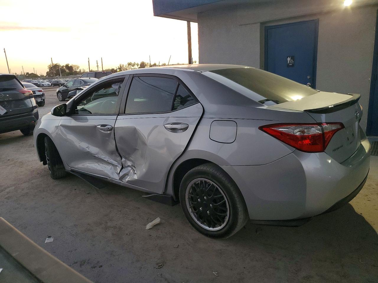 2015 TOYOTA COROLLA L photo 4