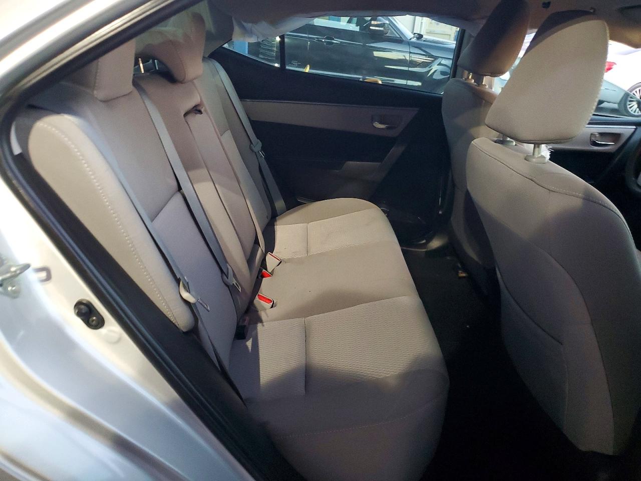 2015 TOYOTA COROLLA L photo 28