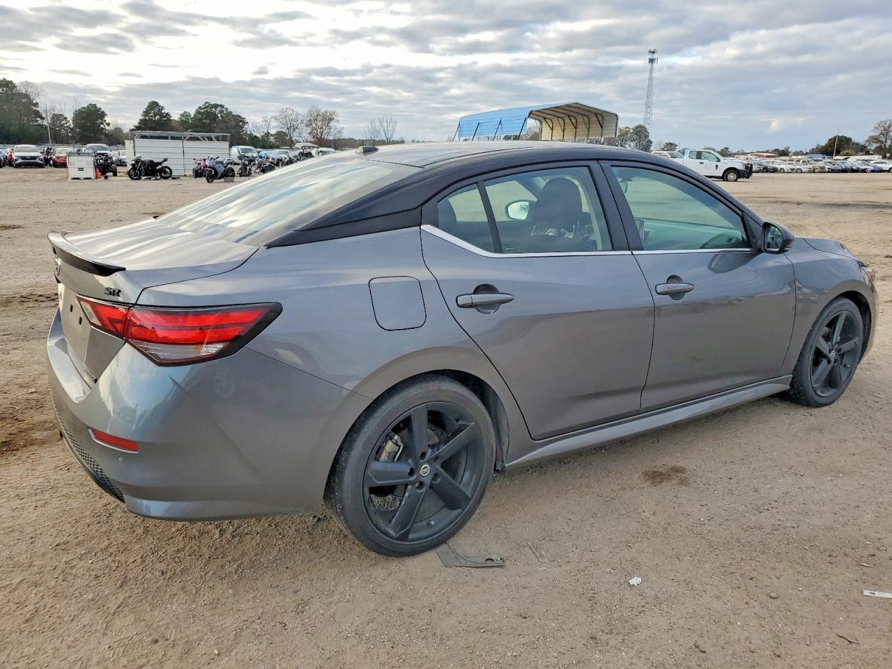 2022 NISSAN SENTRA SR photo 7