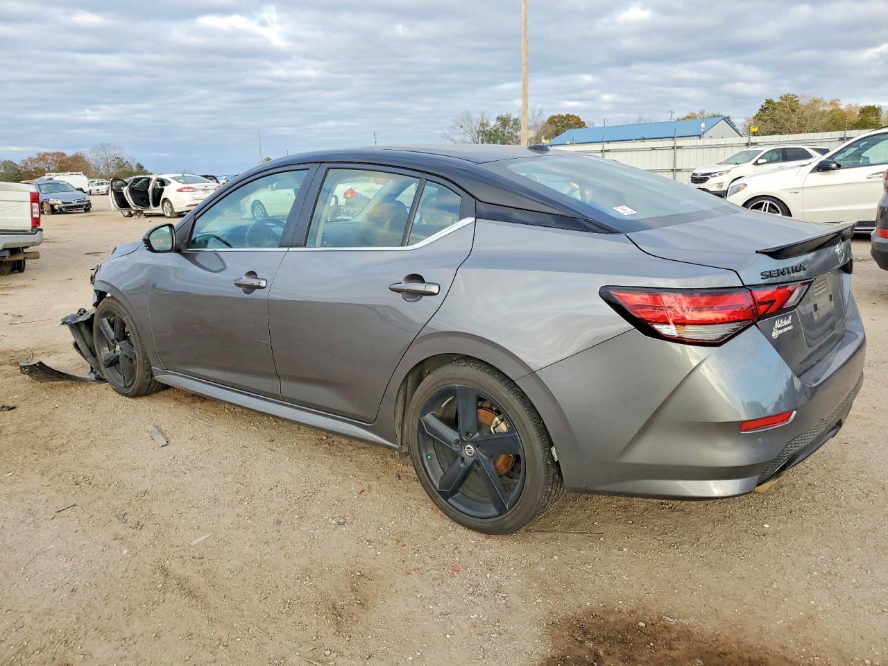2022 NISSAN SENTRA SR photo 4