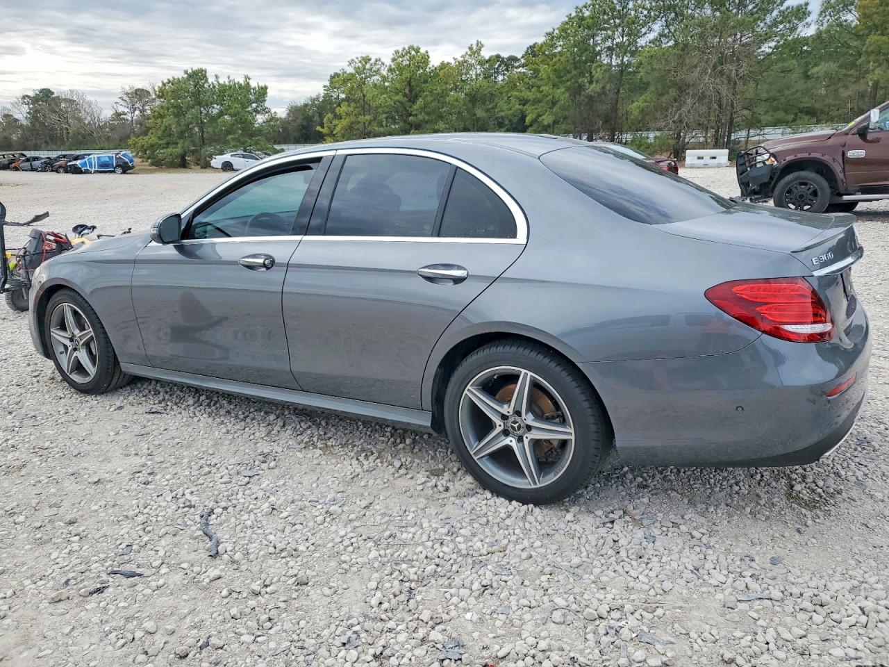 2018 MERCEDES-BENZ E 300 photo 2