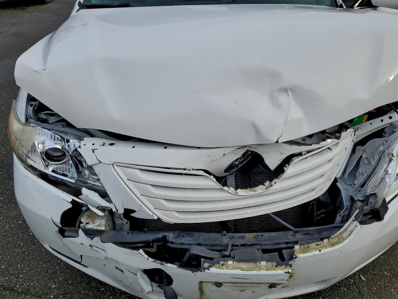 2009 TOYOTA CAMRY BASE photo 11