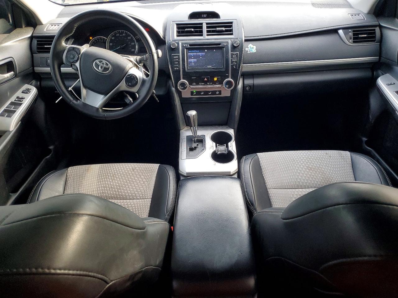 2014 TOYOTA CAMRY L photo 8