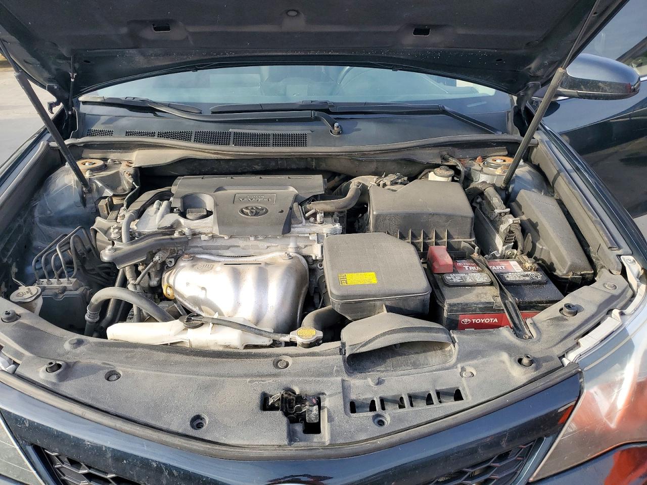 2014 TOYOTA CAMRY L photo 11