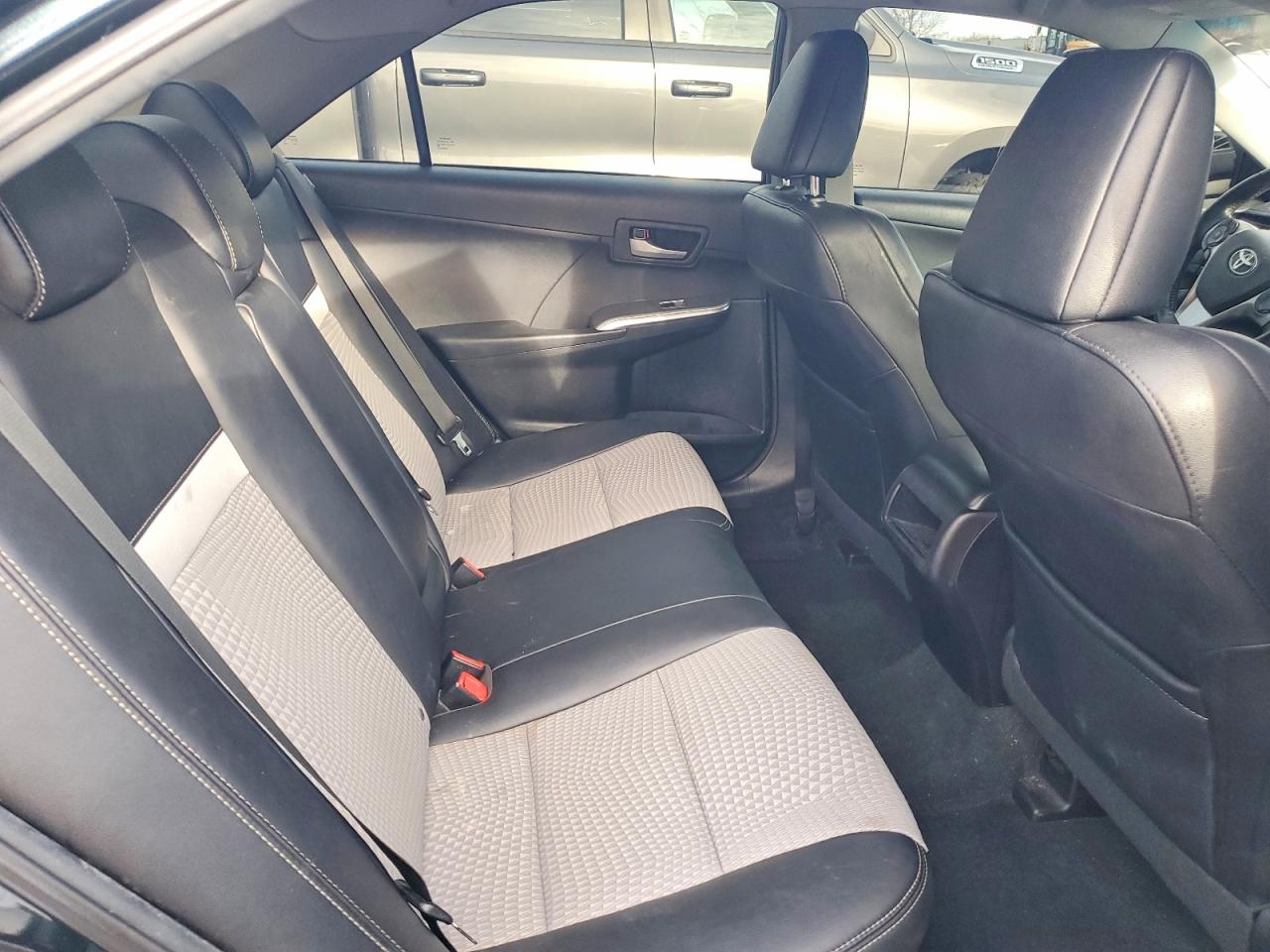 2014 TOYOTA CAMRY L photo 10