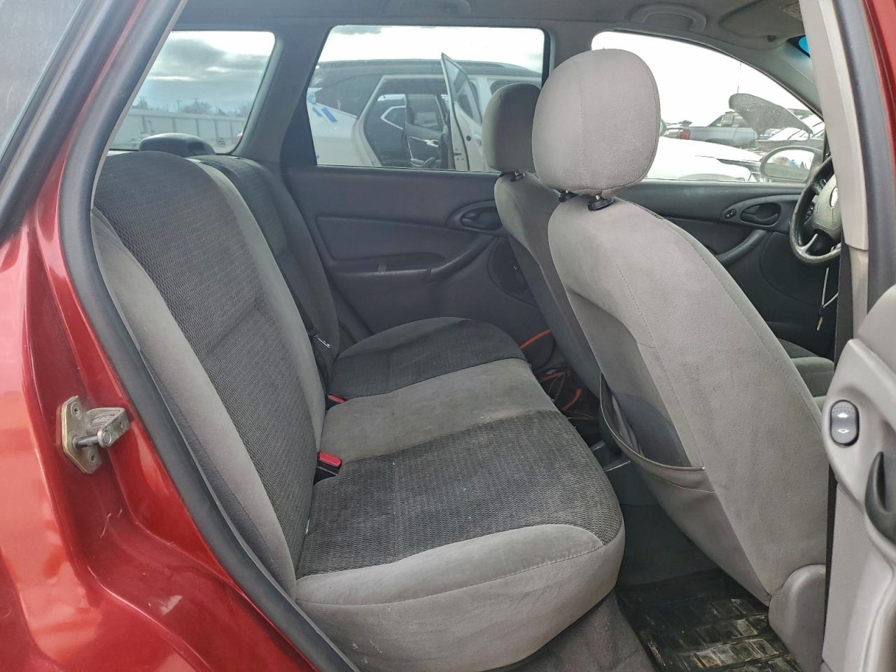 2003 FORD FOCUS SE photo 11