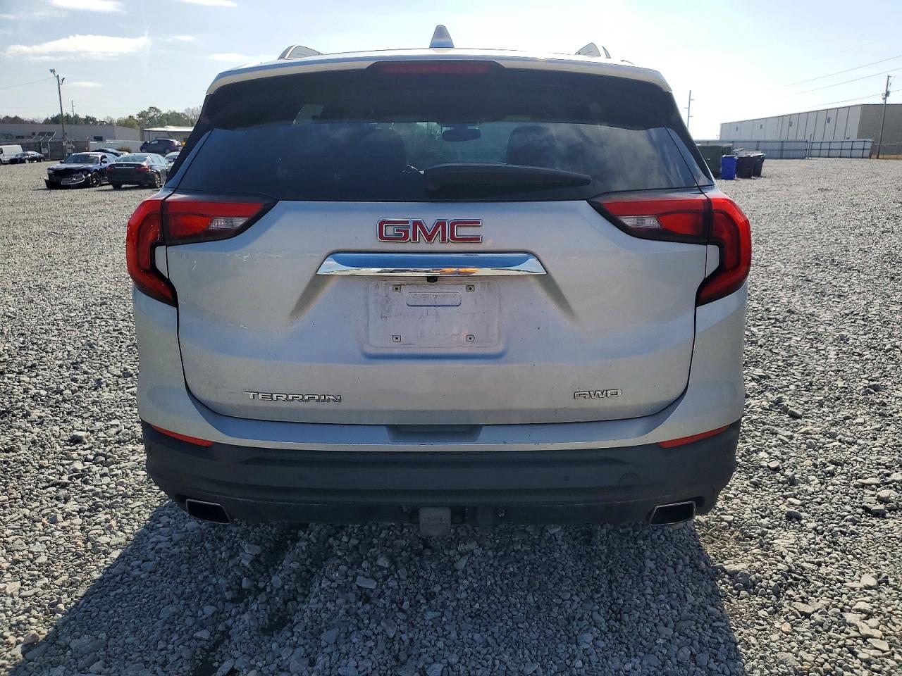 2018 GMC TERRAIN SLE photo 6