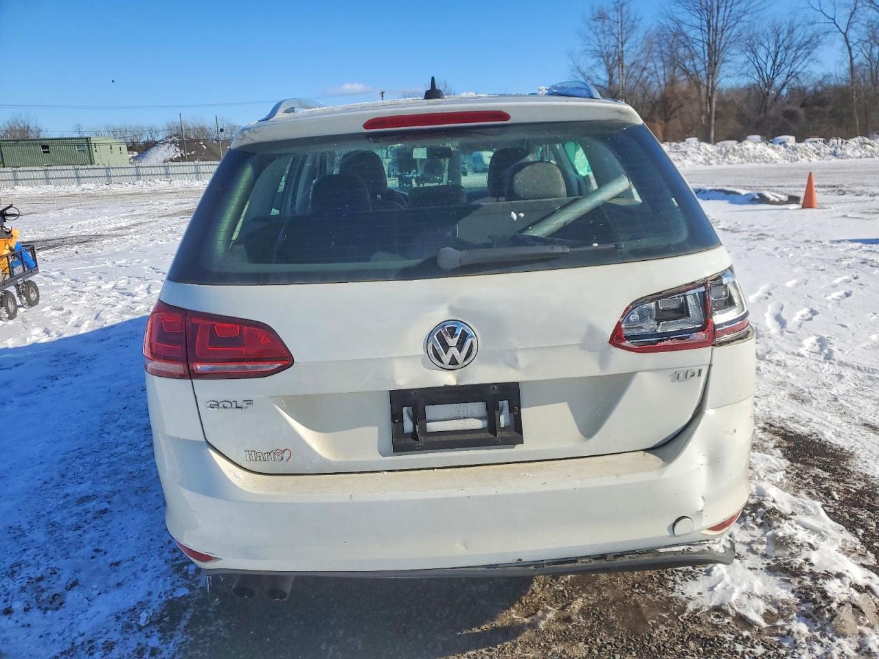 2015 VOLKSWAGEN GOLF SPORTWAGEN TDI S photo 6