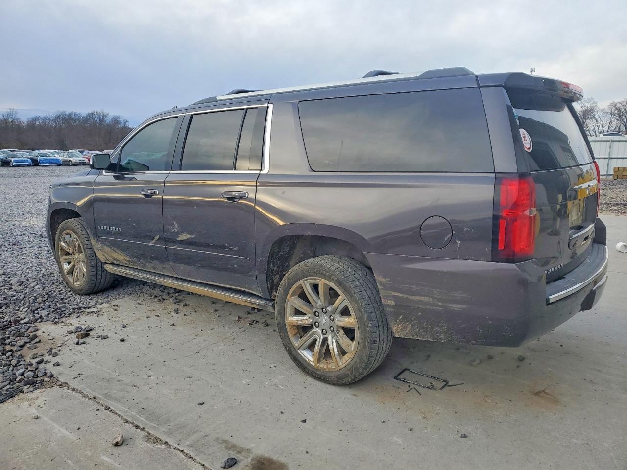 2018 CHEVROLET SUBURBAN K1500 PREMIER photo 2