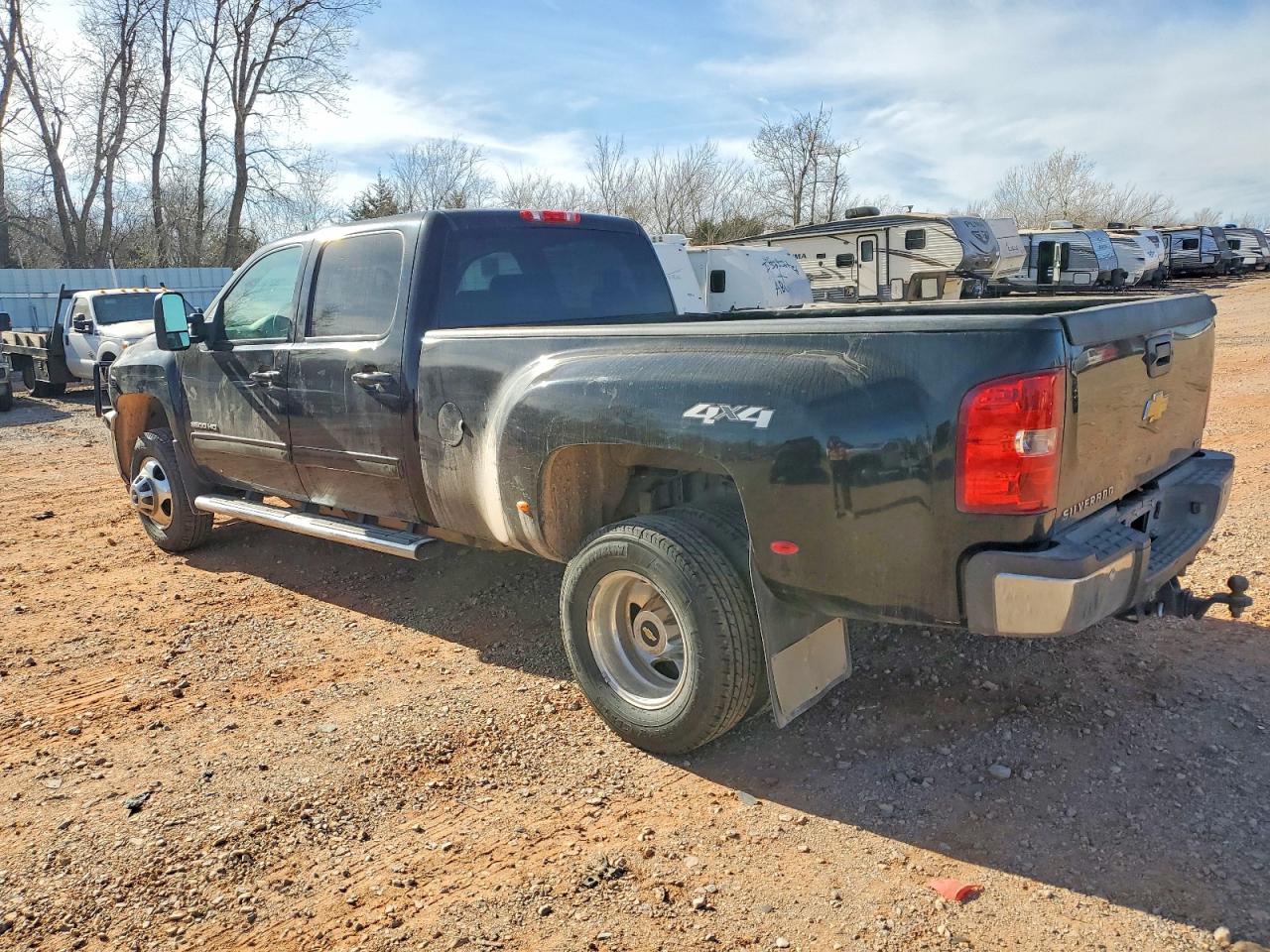2014 CHEVROLET SILVERADO K3500 LTZ photo 2