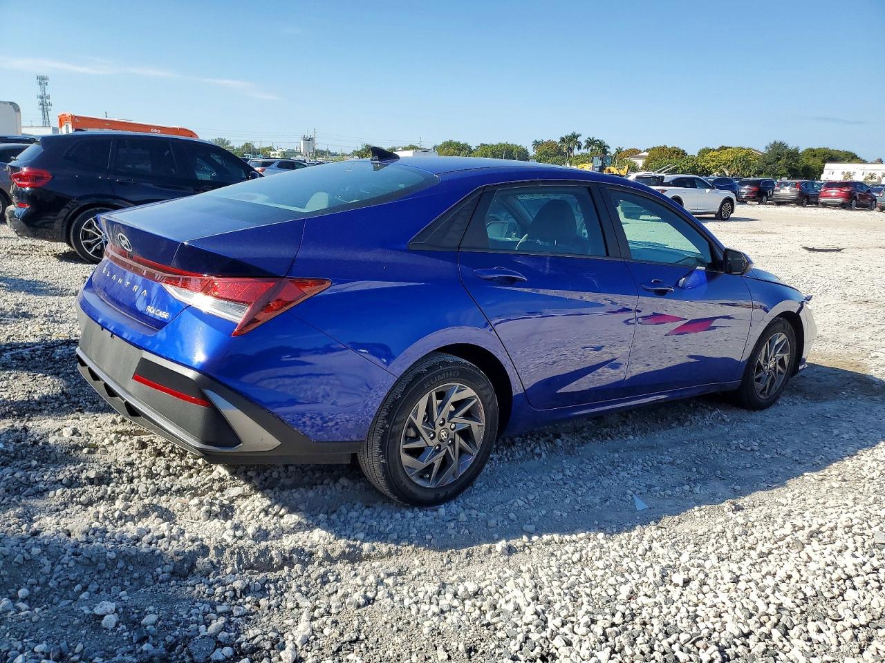 2024 HYUNDAI ELANTRA SEL photo 3