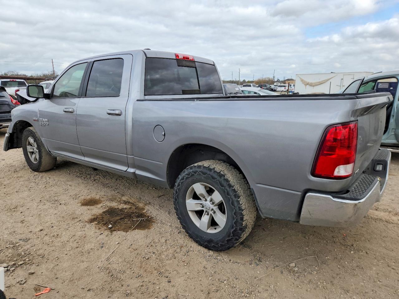 2019 RAM 1500 CLASSIC SLT photo 3