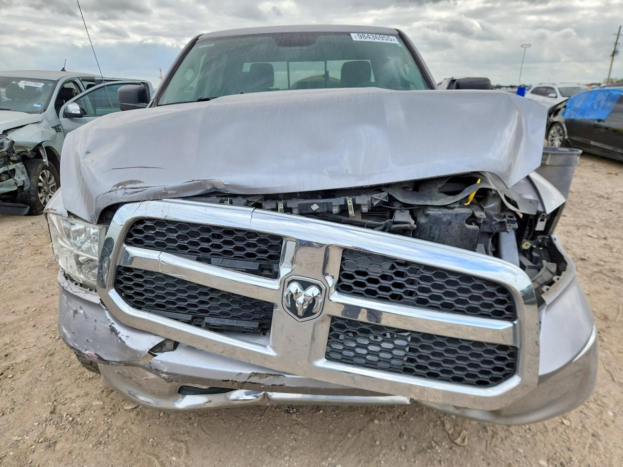 2019 RAM 1500 CLASSIC SLT photo 9