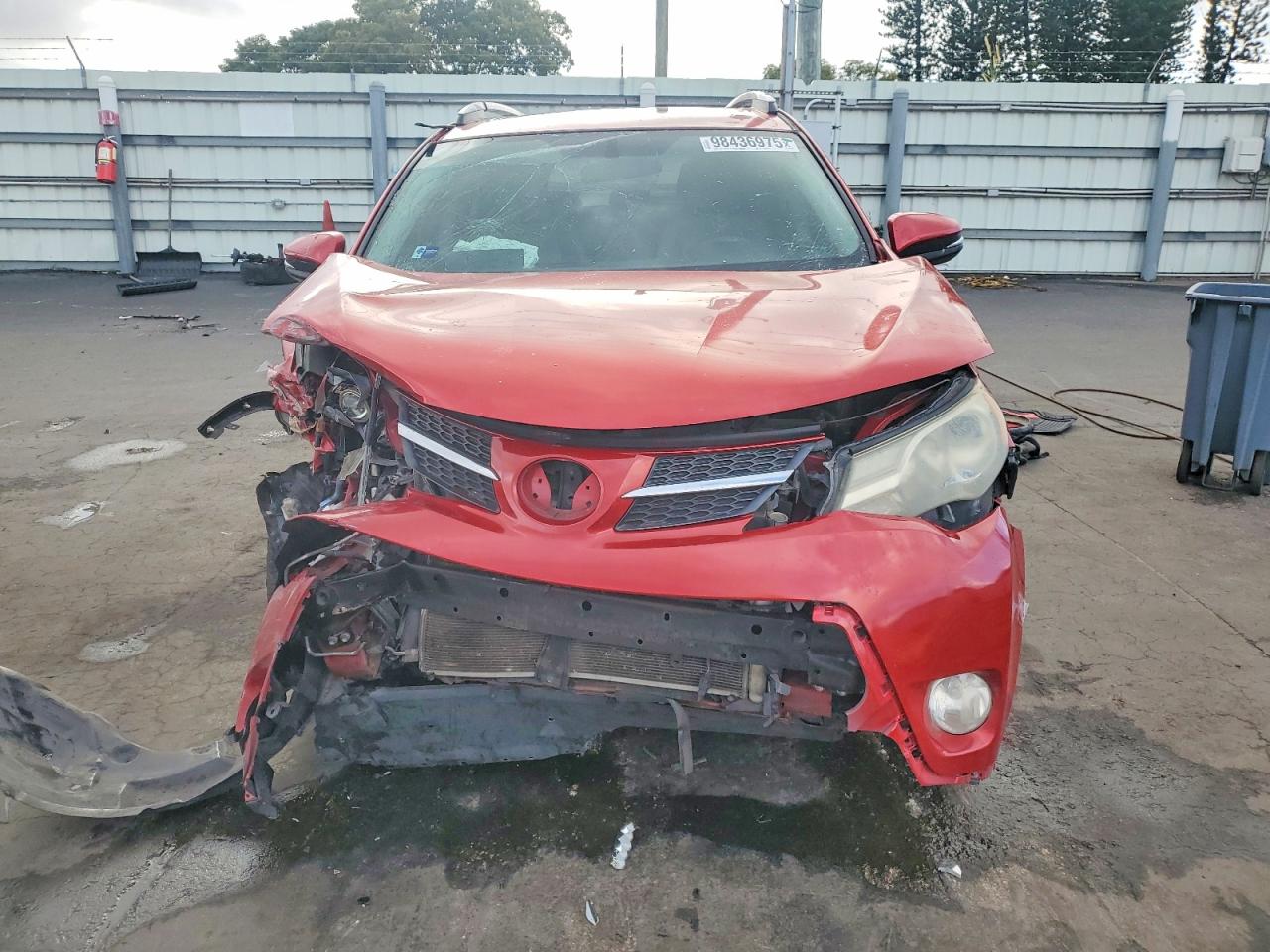 2015 TOYOTA RAV4 XLE photo 9