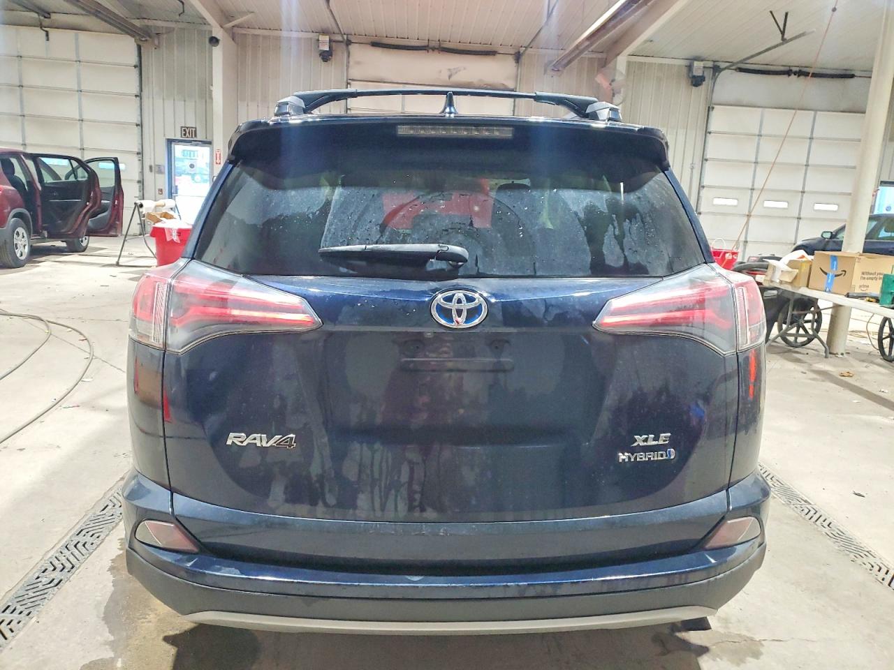 2017 TOYOTA RAV4 HV LE photo 6