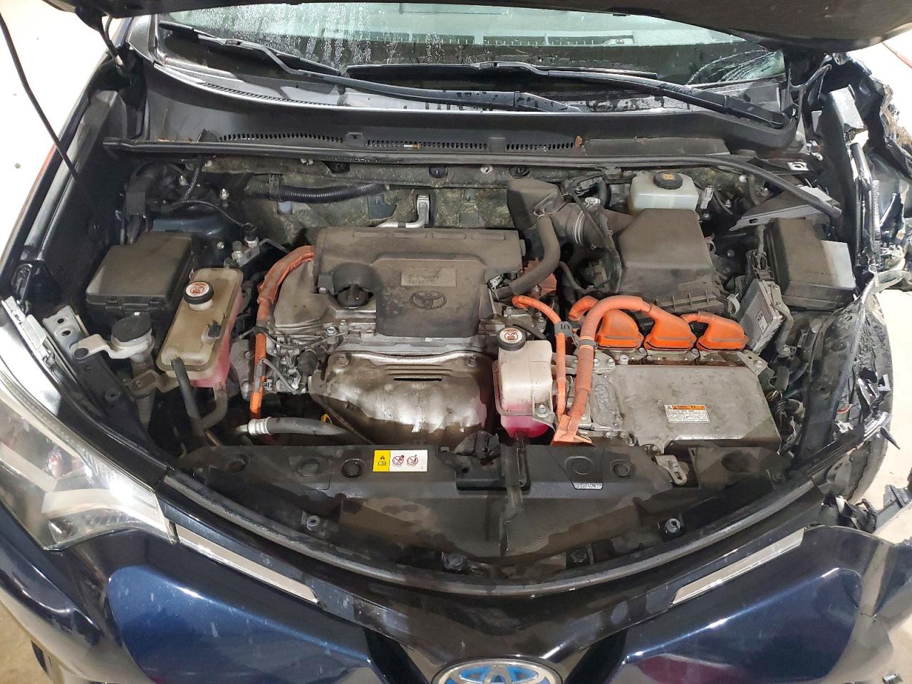 2017 TOYOTA RAV4 HV LE photo 12