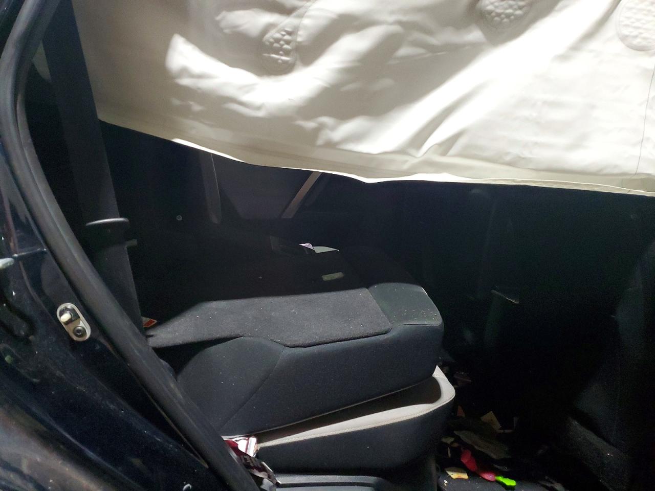 2017 TOYOTA RAV4 HV LE photo 11