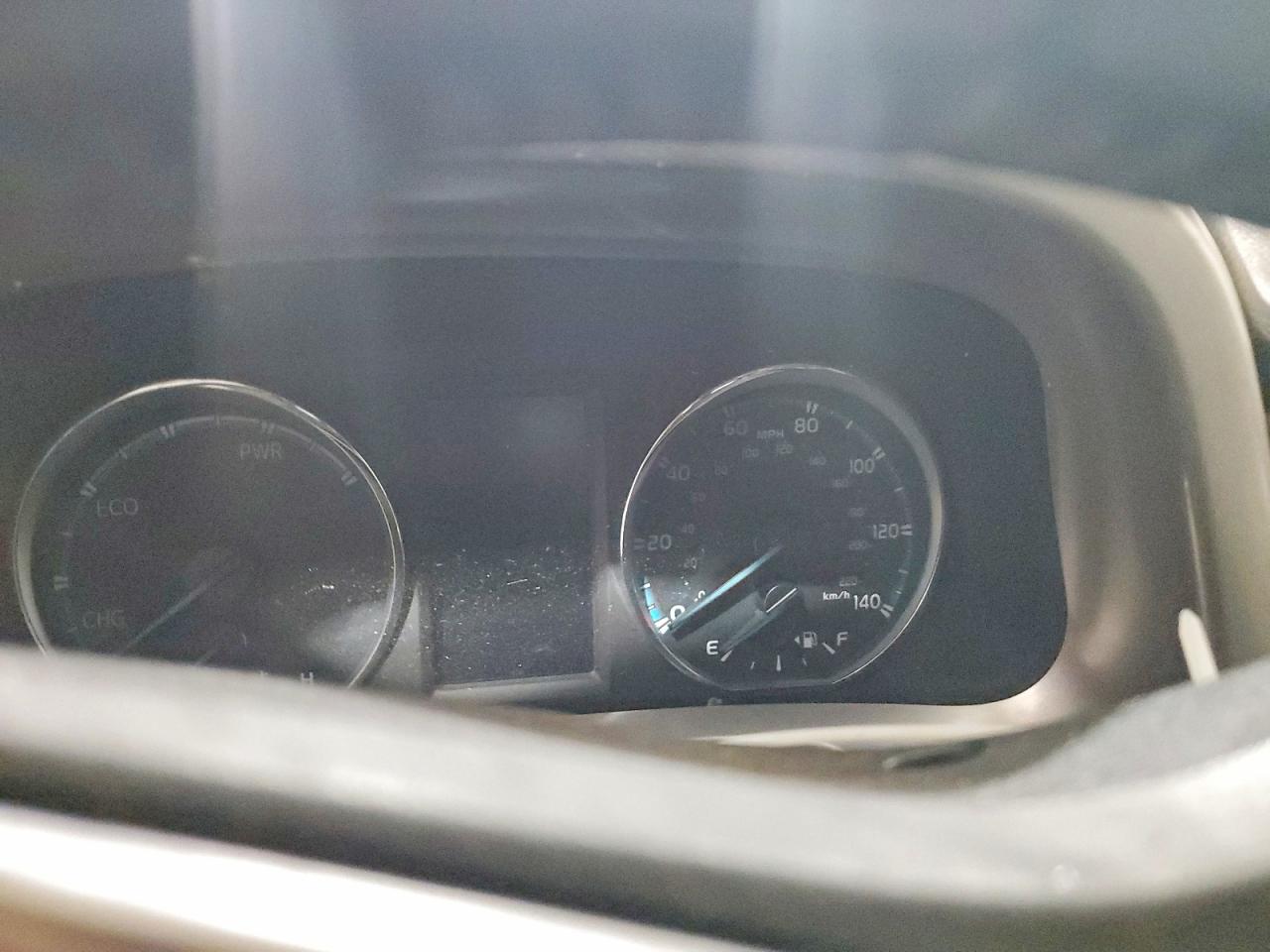 2017 TOYOTA RAV4 HV LE photo 9