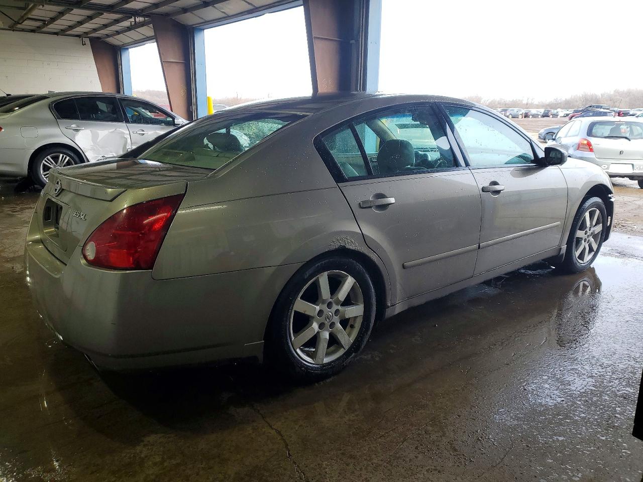 2006 NISSAN MAXIMA SE photo 3