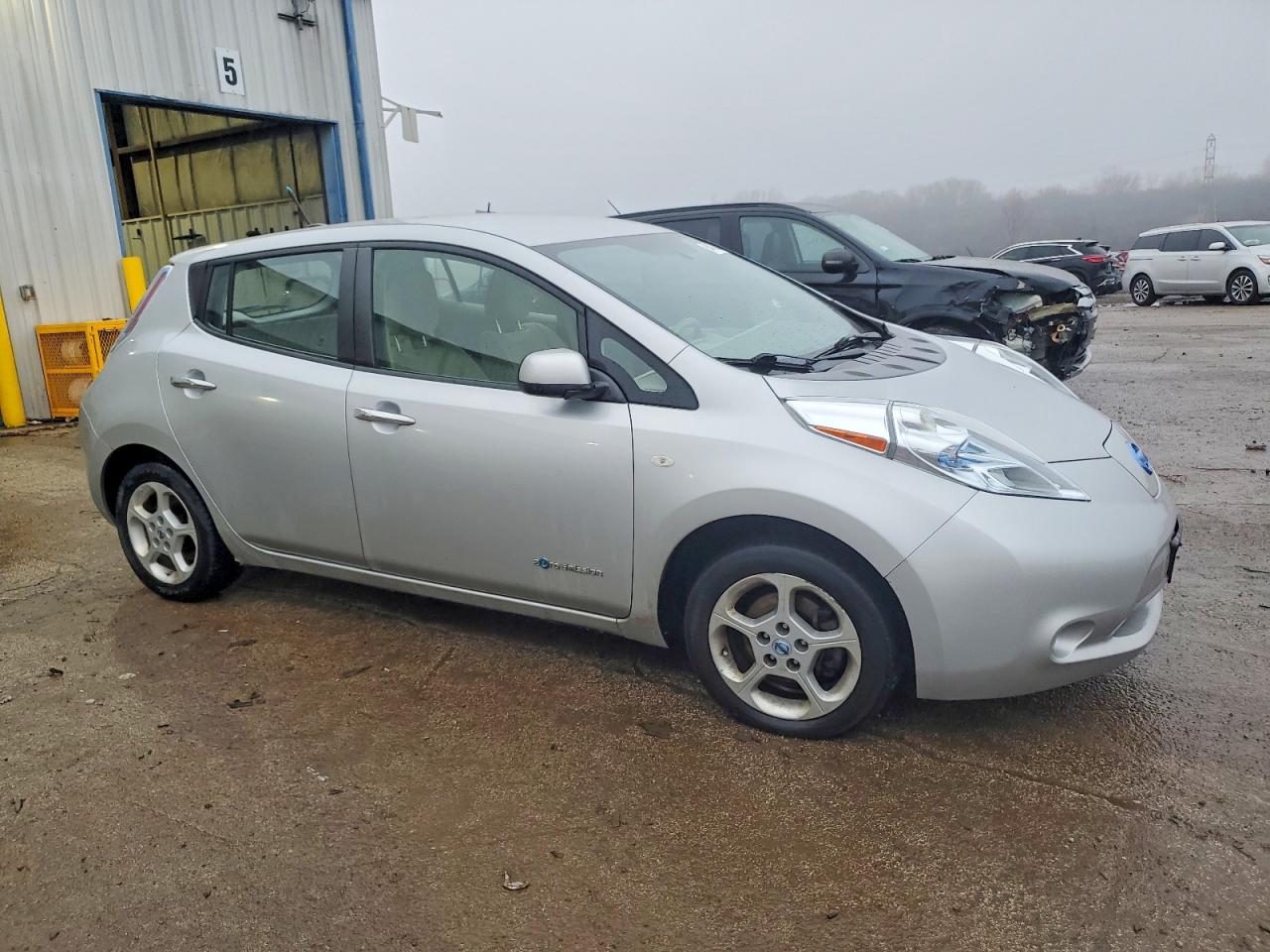 2012 NISSAN LEAF SV photo 4