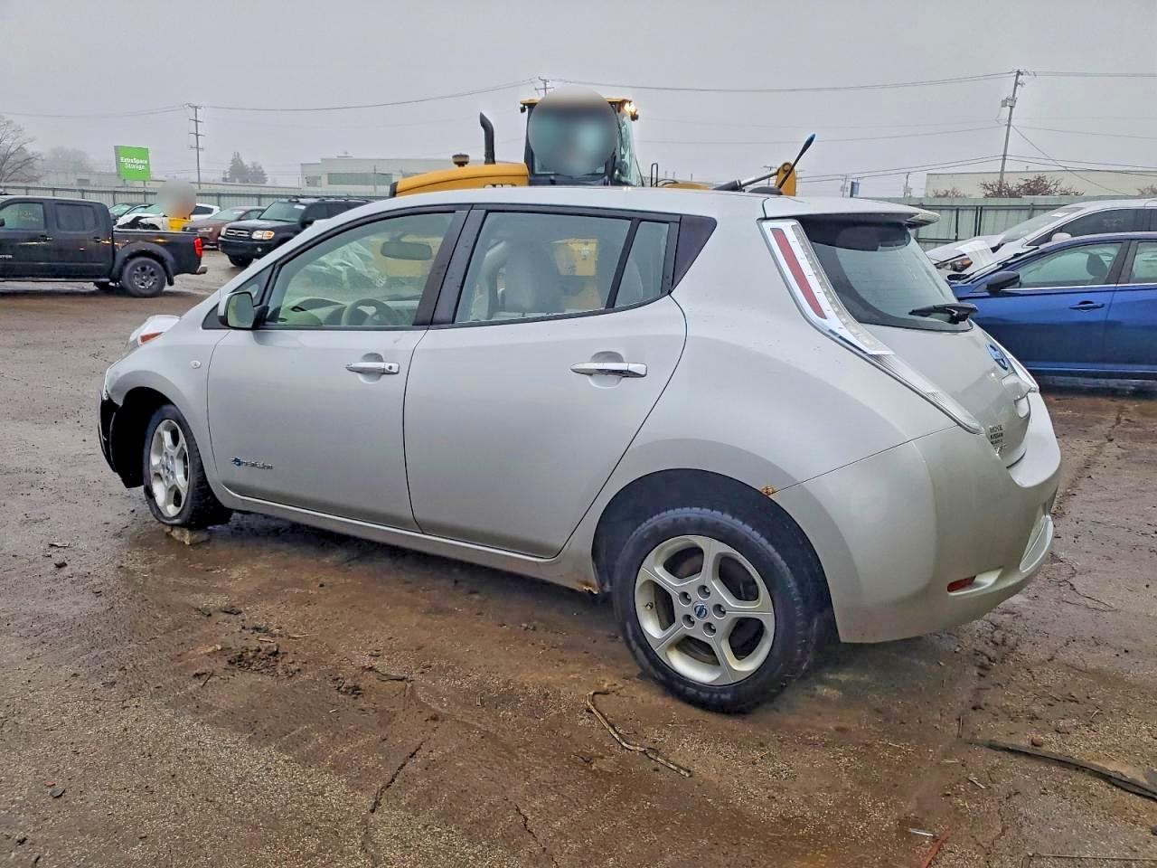 2012 NISSAN LEAF SV photo 2