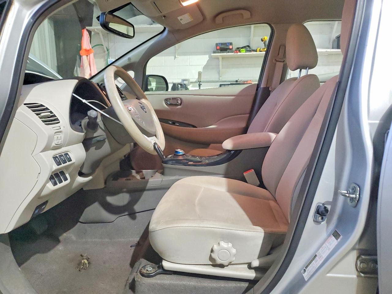 2012 NISSAN LEAF SV photo 7