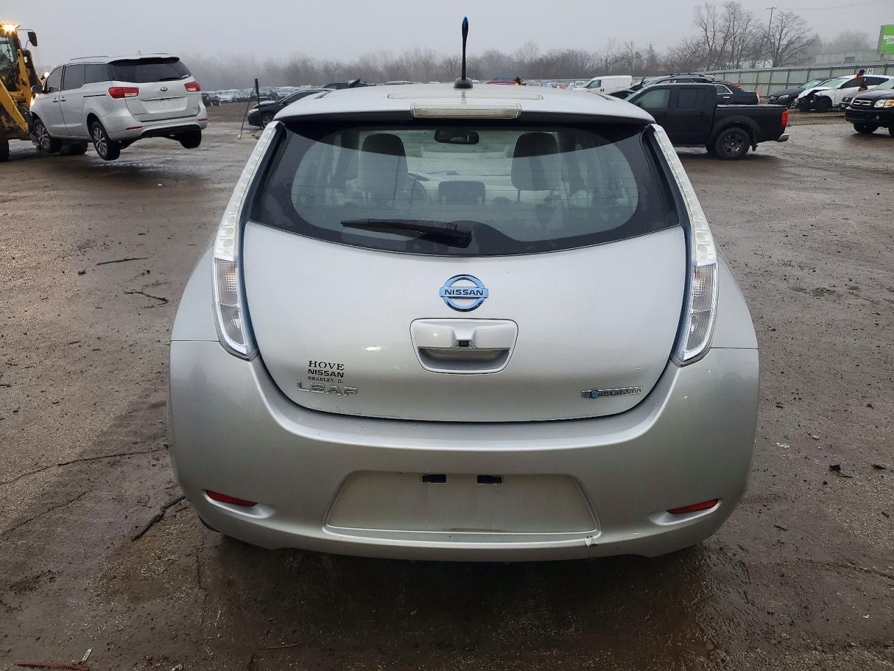 2012 NISSAN LEAF SV photo 6