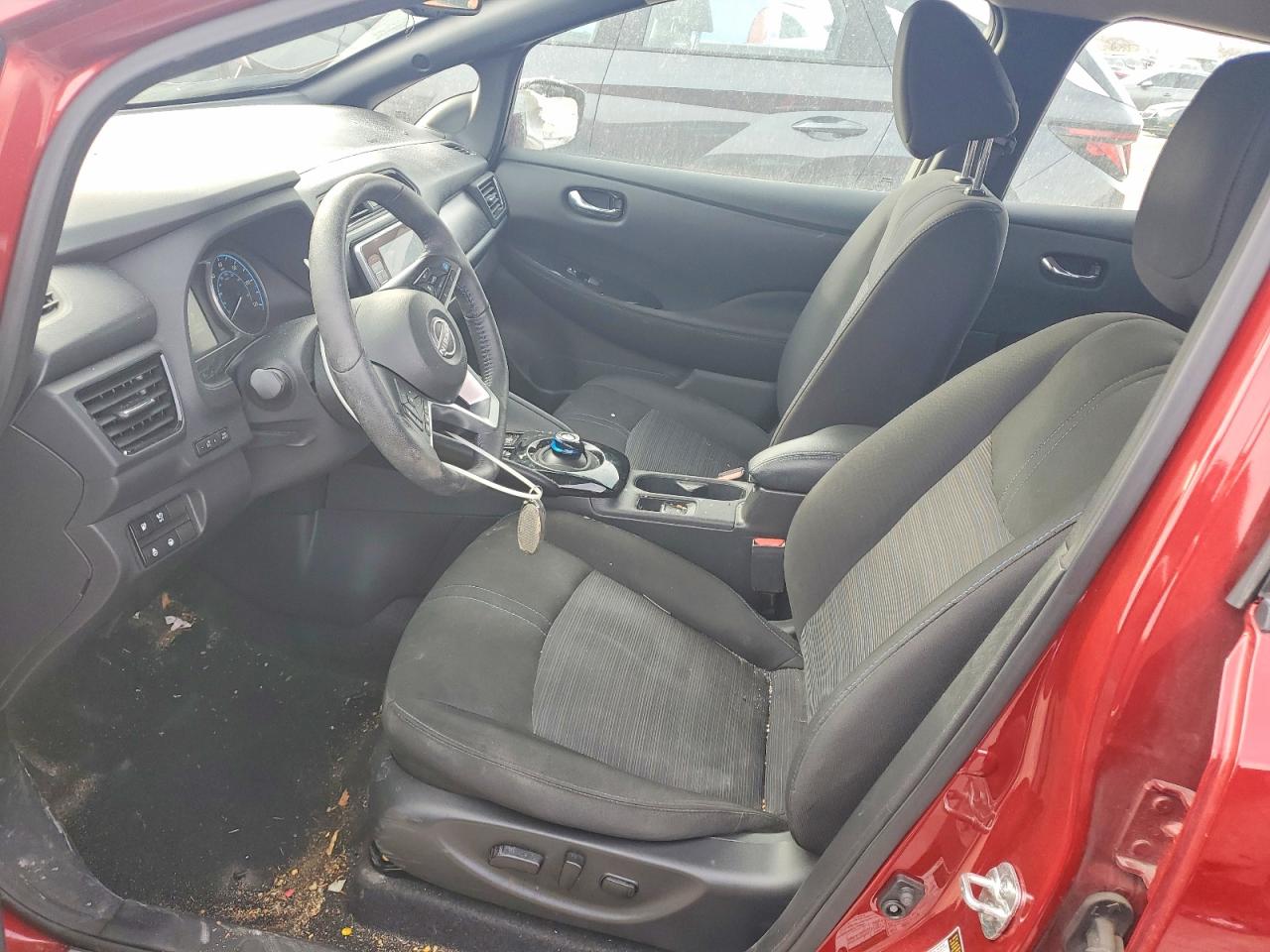 2025 NISSAN LEAF SV PLUS photo 7