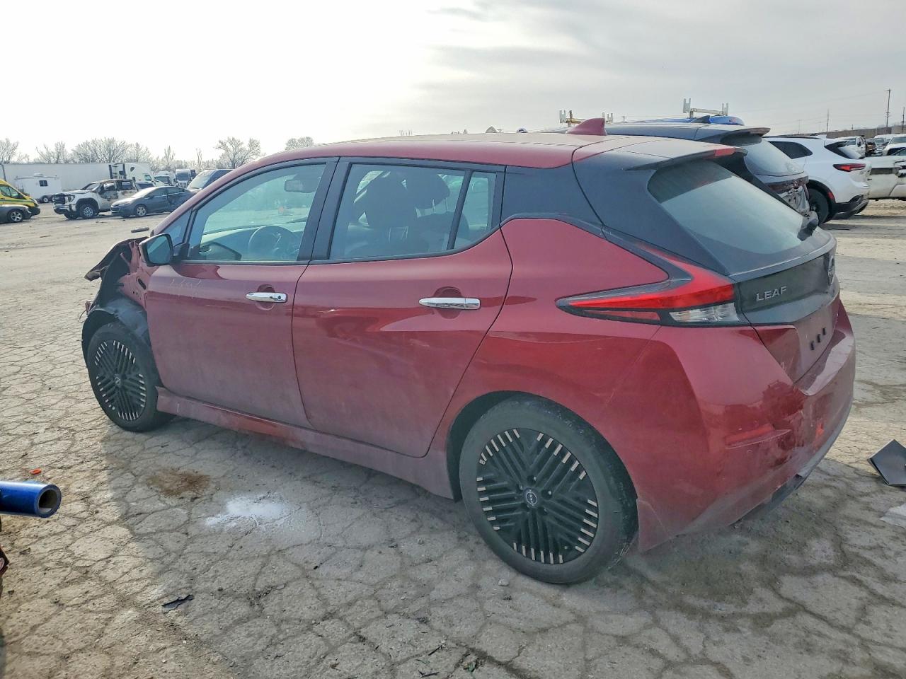 2025 NISSAN LEAF SV PLUS photo 2