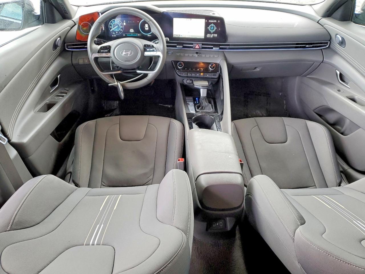 2025 HYUNDAI ELANTRA SEL photo 8