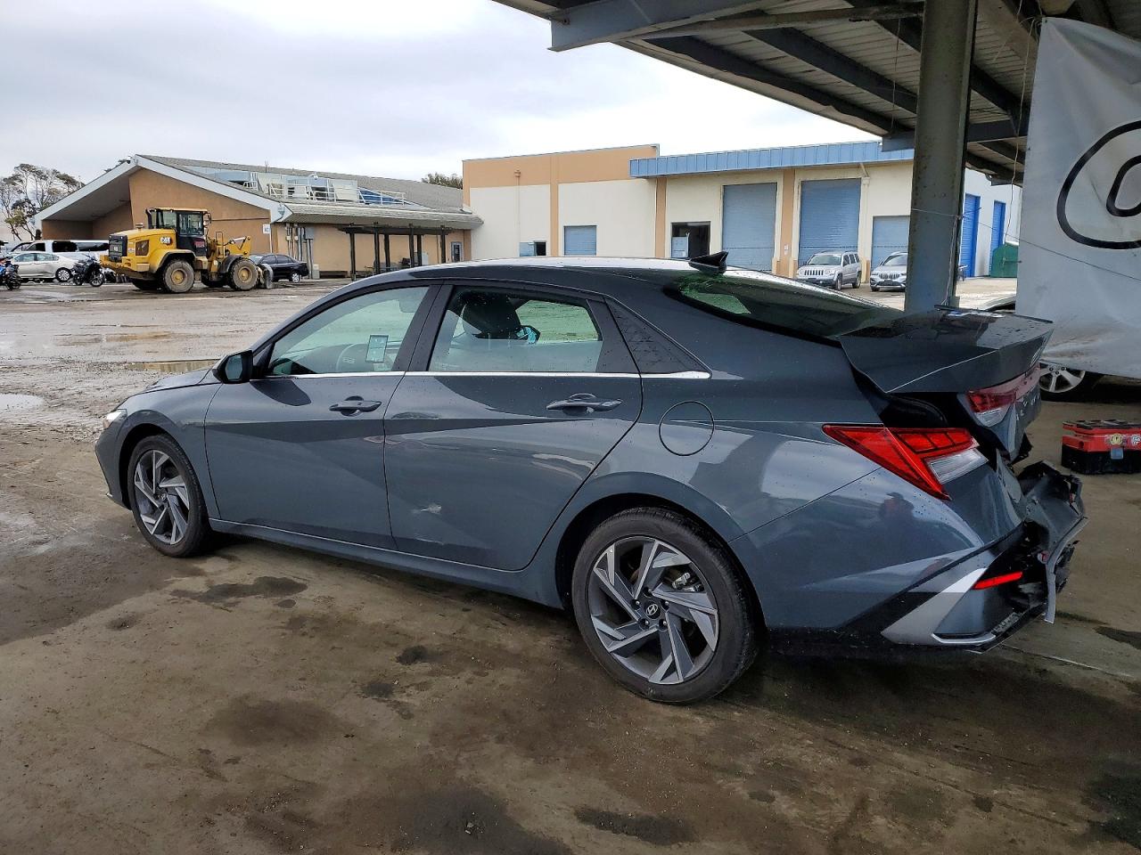 2025 HYUNDAI ELANTRA SEL photo 2