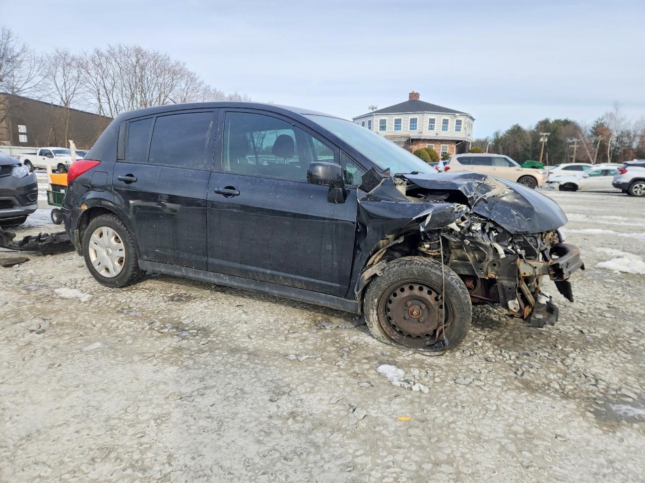2011 NISSAN VERSA S photo 4