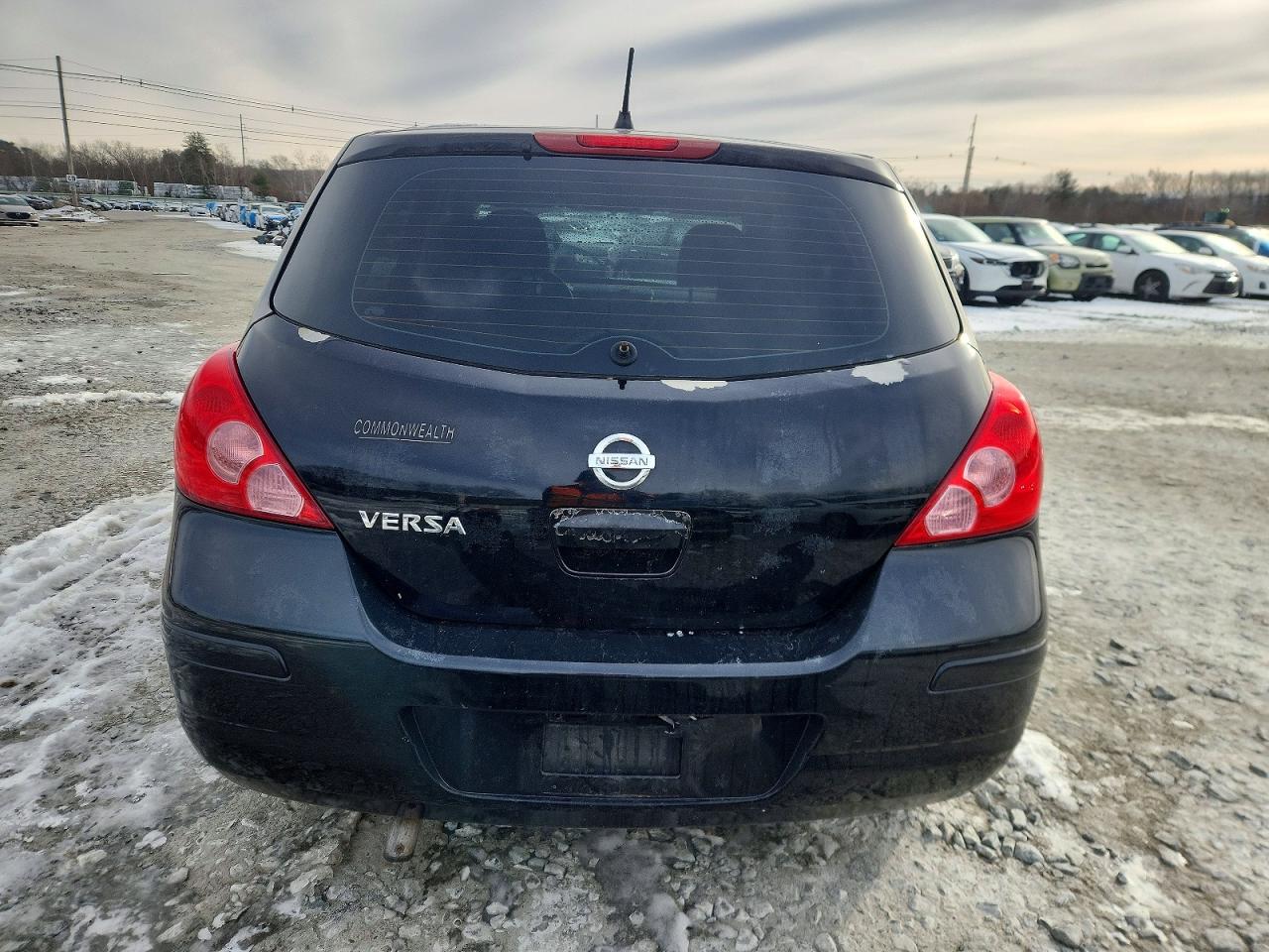 2011 NISSAN VERSA S photo 6