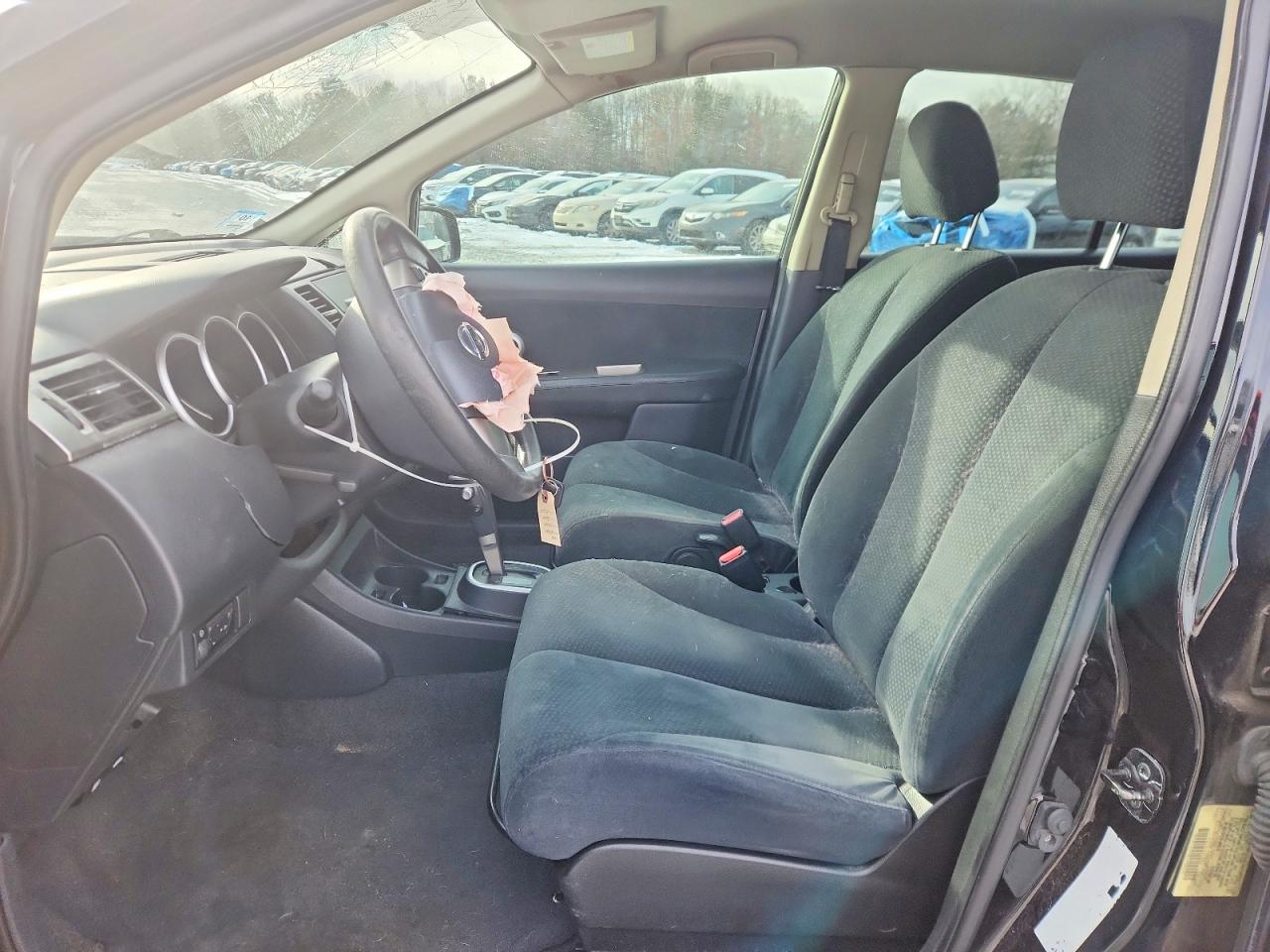 2011 NISSAN VERSA S photo 7